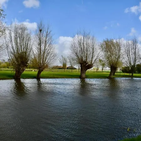 公寓 In Near The 尼乌波特
